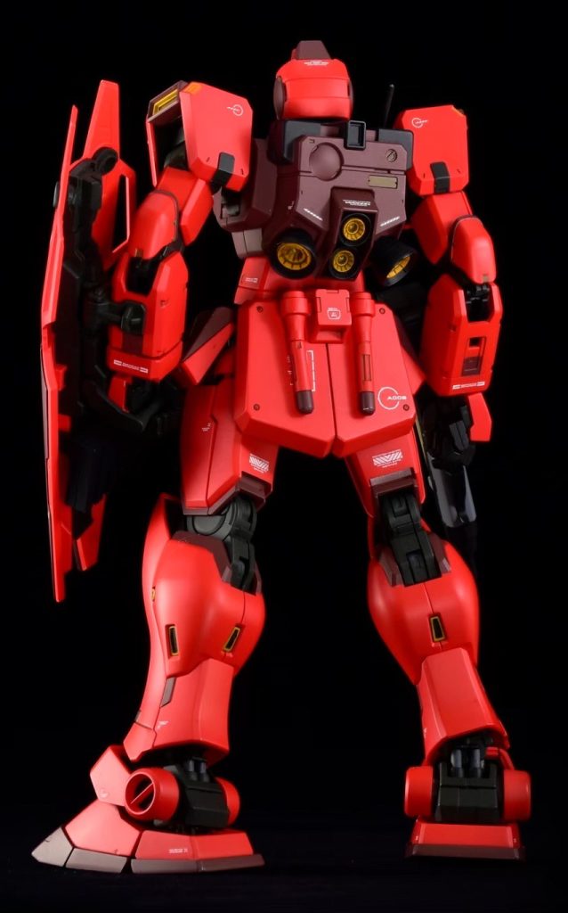 ■後ろこの時初めてバーニアの内側の色分けをしたんですが、情報量が増えて良いですね。バックパックに合わせて、差し色として各部のバーニアは黄色にしています。