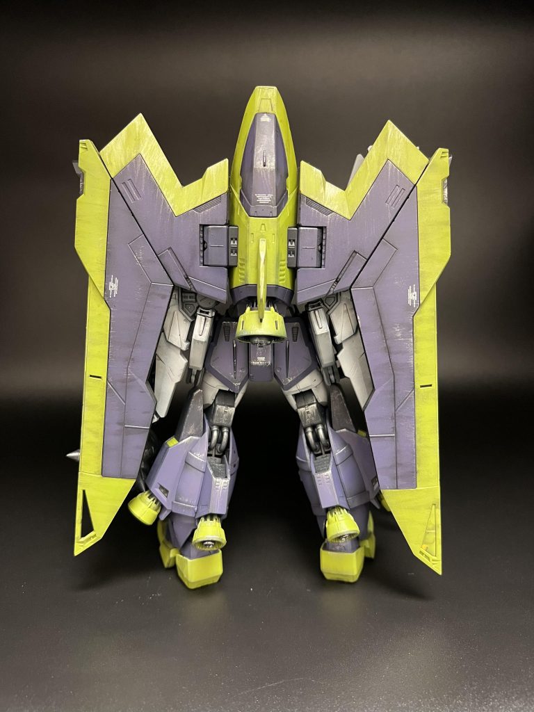 カラーは私が大好きなダークパープル×イエローグリーンの組み合わせにしました。背面の方がカラフルですね!