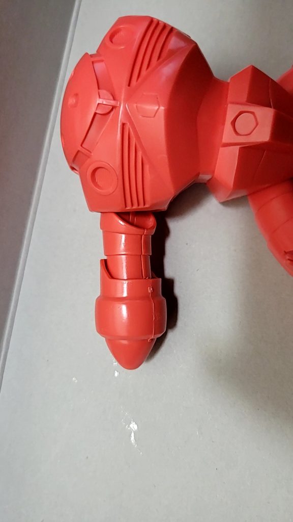 肩を少し削って右腕を水平まで上げれるように