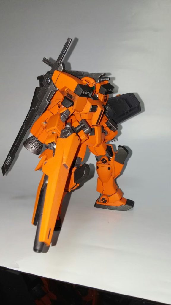 可動範囲はかなり狭いです(^-^;あまり大胆なポーズは取れません(^-^;