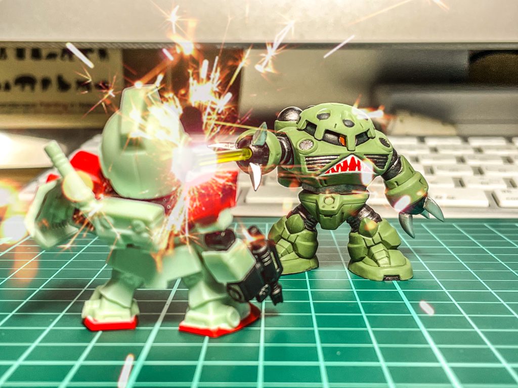 クリアイエローのランナーを使って、メガ粒子砲を再現しました。