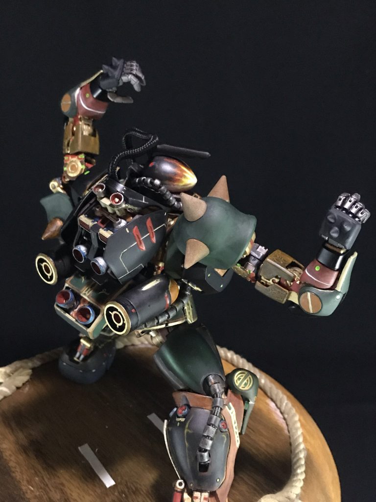 今回のこだわりポイントはフクラハギですね。膝から下を上下反転させて丁度イメージ通りのふくらはぎになりました。