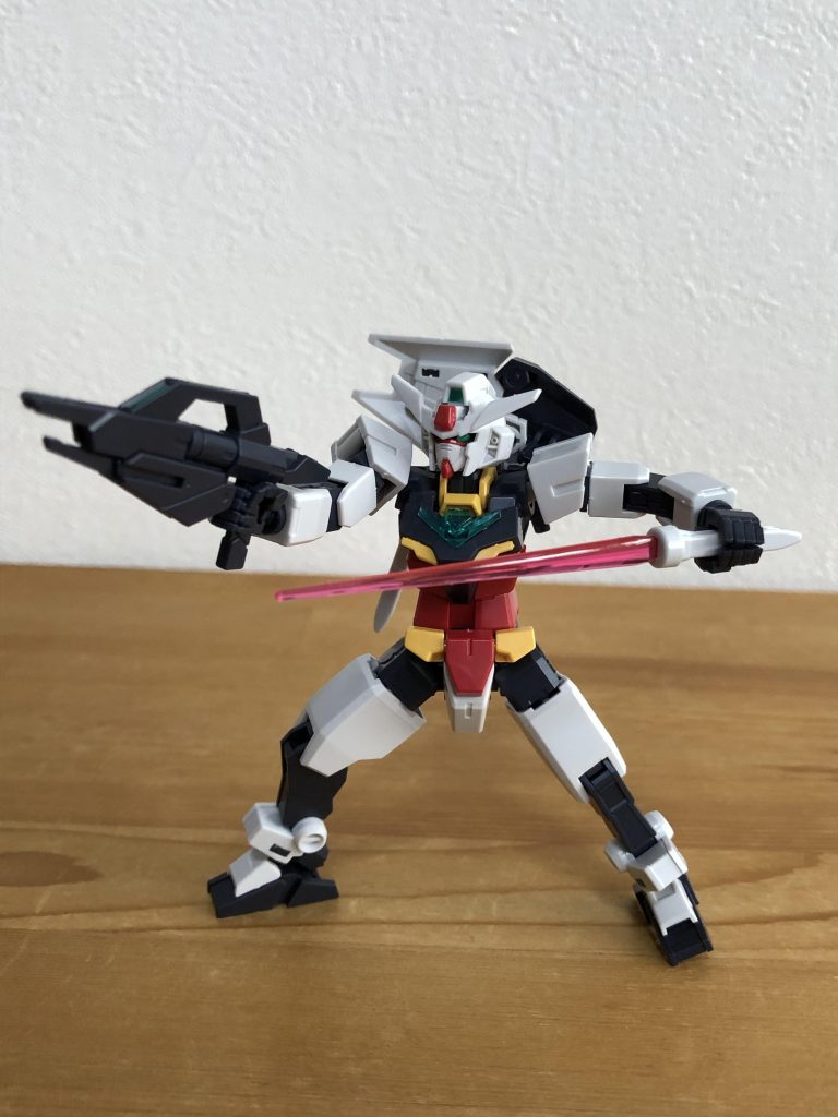 コアガンダム。独特の体型が個性的です。胸のクリアパーツが良い感じ。