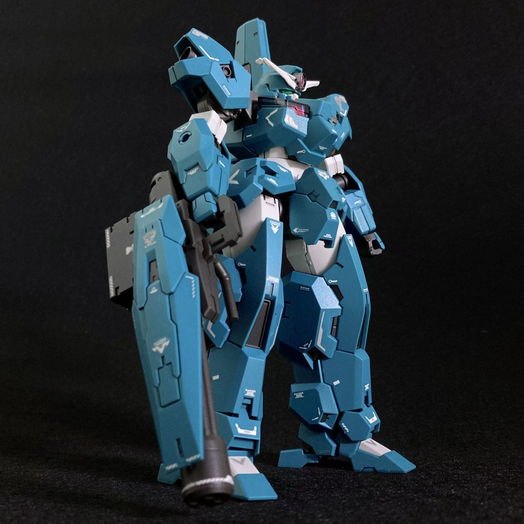 マッシブ&ガチムチな立ち姿がかなりカッコ良し。