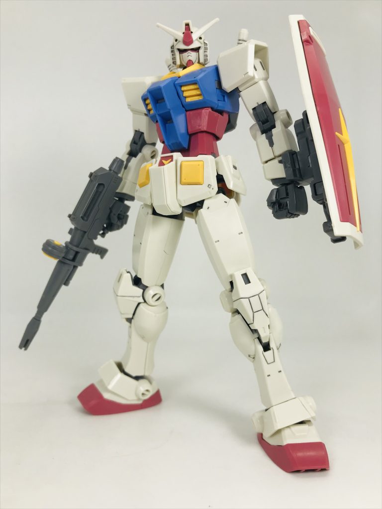 とりあえずパチ組して軽く墨入れした状態、ゲート処理などはしていません墨入れはこの後、ウェザリングカラーマルチブラックでウォッシングするのでやらなくてもOKですデカールを貼りたい方はこの状態で貼り付けて下さい、今回は初心者向けですのでデカールは使用しません