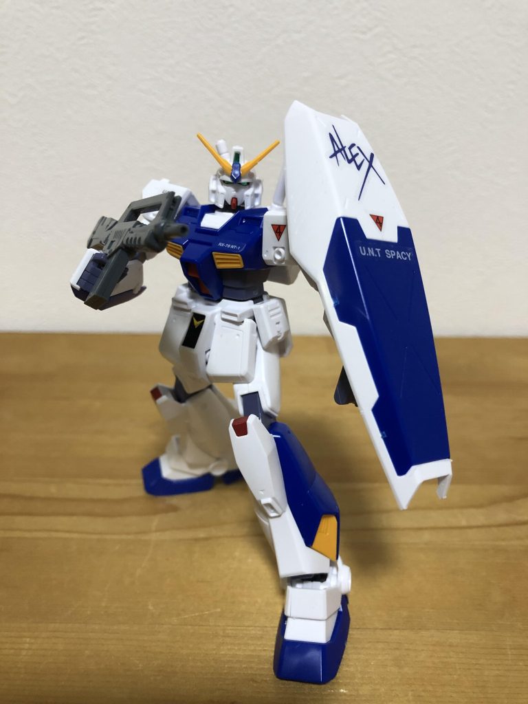 シールドのマーキングが良いですね。劇中で使われなかったのが勿体ない。