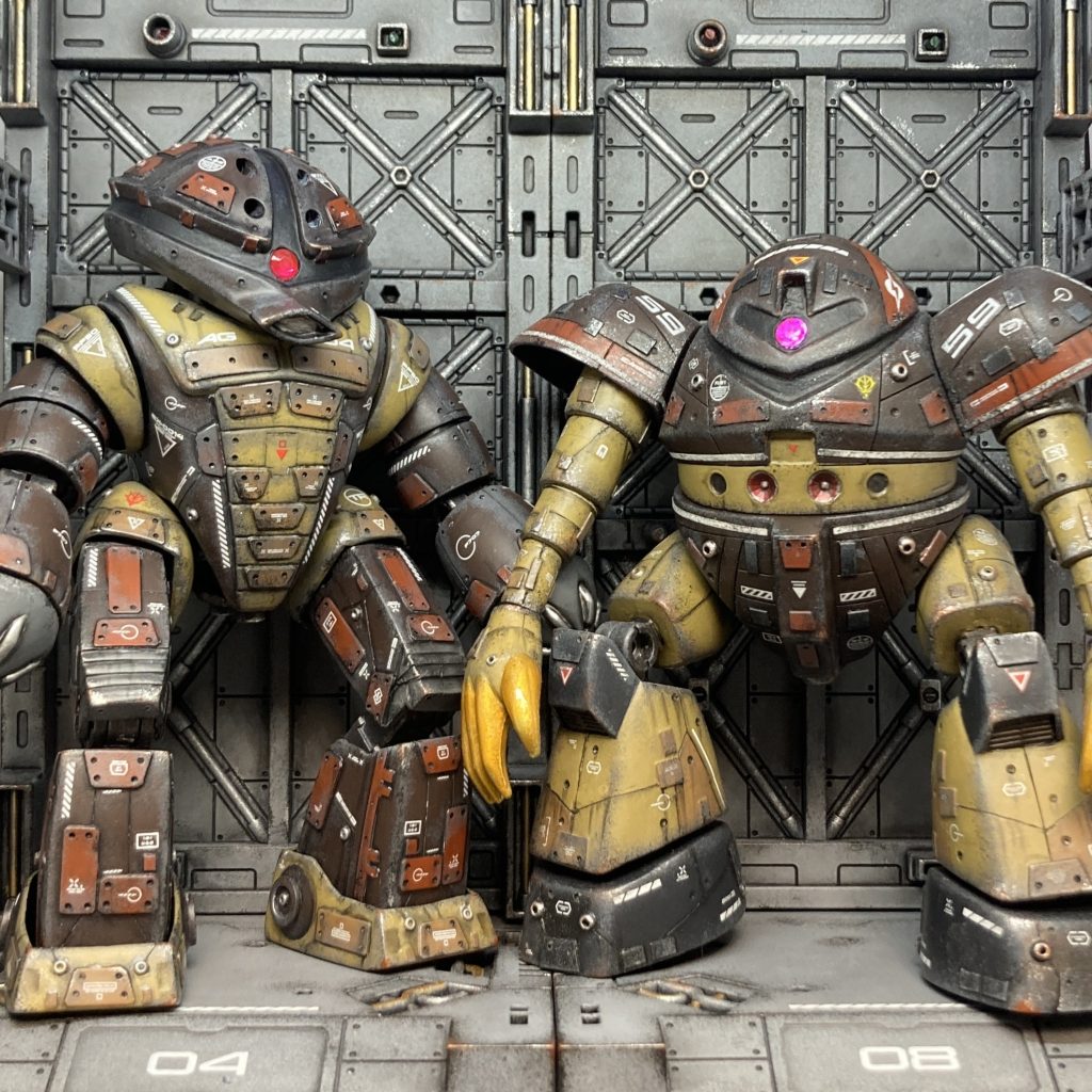 アッガイ部員とゴッグ部員(両レギュラー)。部室にて。