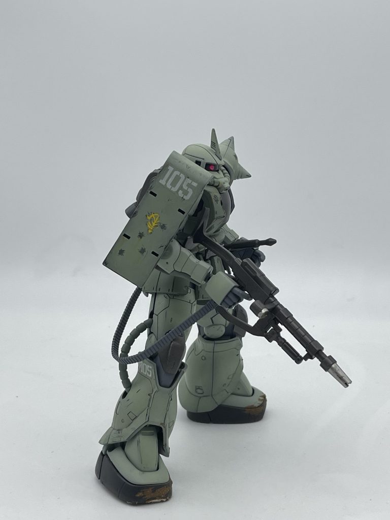 ウェザリングは基本ドライブラシと塗装剥がしでやってますけどHGだと小さくて結構難しいですね💦