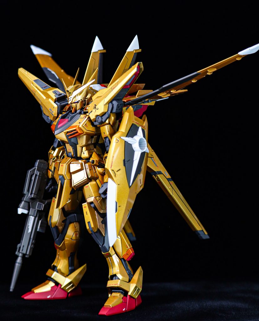 全体写真自分の思うアカツキの金色を色々試しメインの金色にはガイアカラーの【VO41ｳﾞｨｸﾄﾘｰｺﾞｰﾙﾄﾞ】を使いました胸部ダクト等はｳﾞｨｸﾄﾘｰｺﾞｰﾙﾄﾞの上からクリアオレンジを吹き付けてますプロモデラー朱凰＠カワグチさんのアカツキのパーツ構成を参考にしています