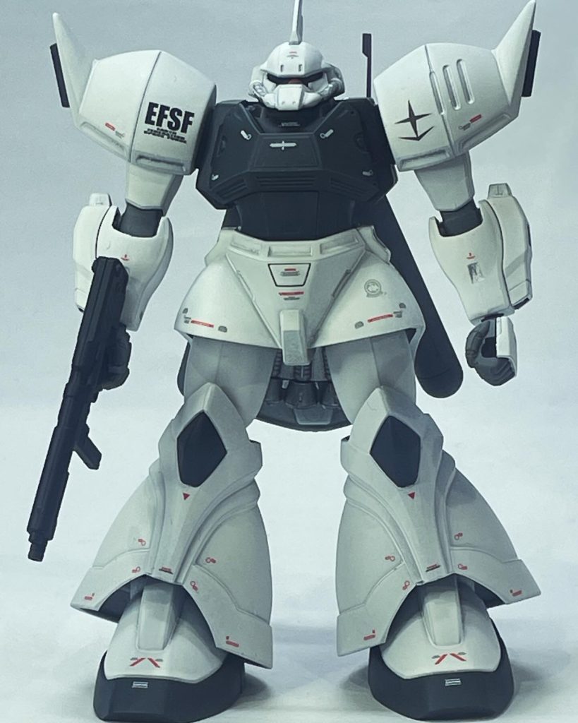 マリーネは古いキットでポージングは難しいけど、スタイルは抜群に良い気がします。正面から見てもバランスが崩れていない体型で好き。