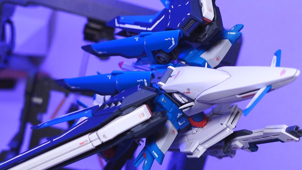 HGライジングフリーダムガンダムを動くジオラマでクレーン組立て–6枚目/制作者：and CRAFT 3D