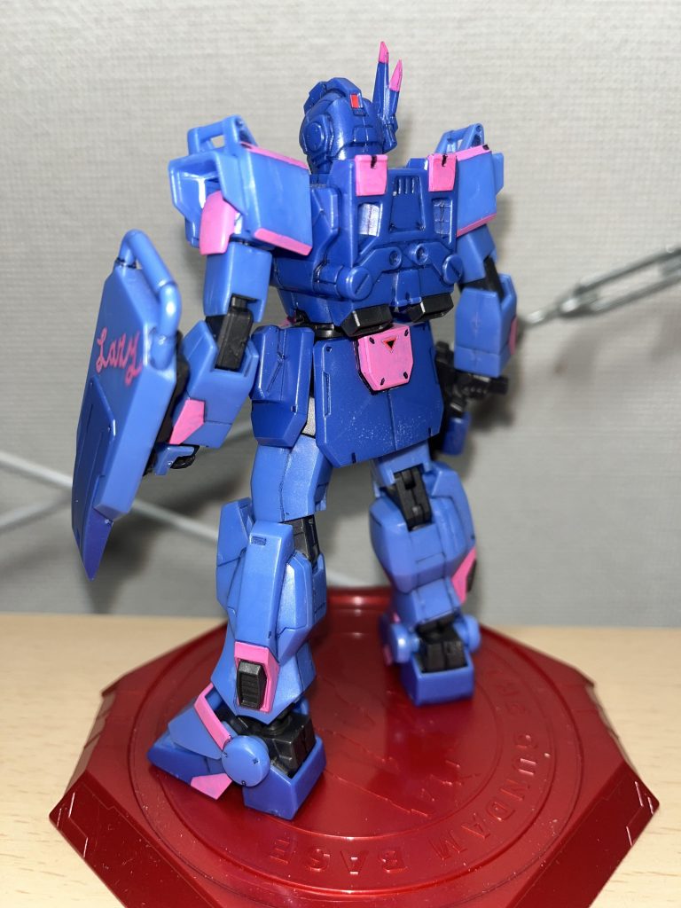 シールドには『Lazy』と手書きでマーキング。何故と聞かれたらパイロットの趣味としか言いようがないですね。