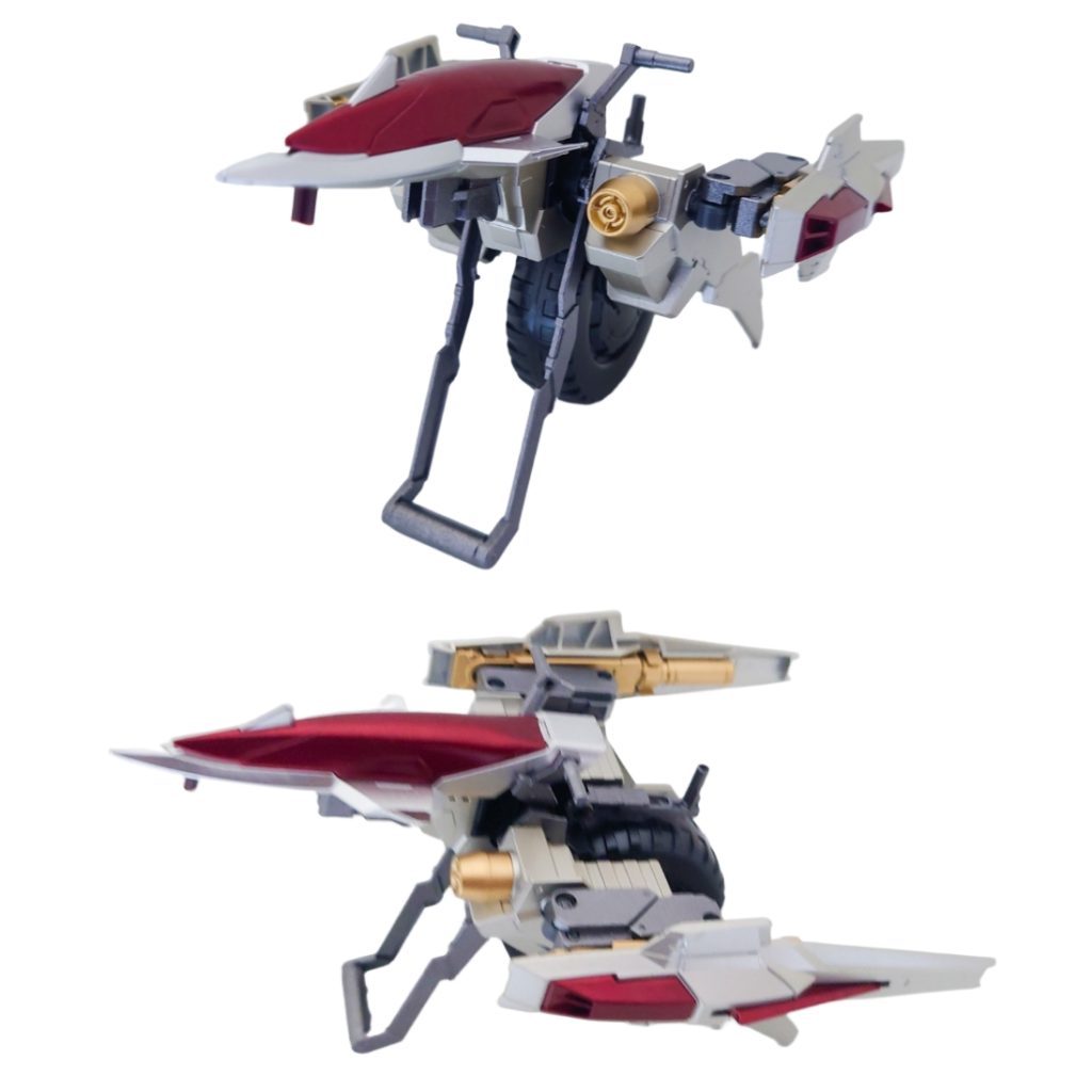 今回の作品の特徴であるノーネイムの相棒、メテオホッパー!名前を聞いた時からバトルホッパーを想像しておりました。