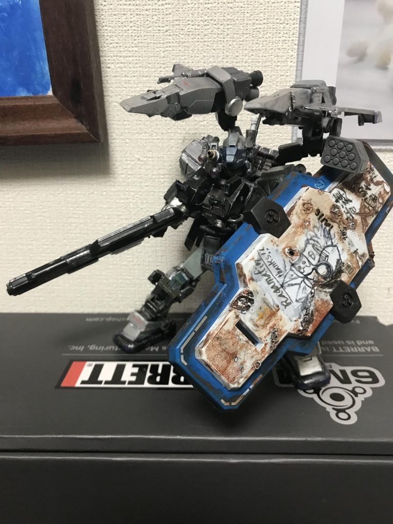 試作ビームライフル&ガーディアンシールドヒート率が高いが威力が高いビームライフル。ガトリングが二問装備されている超大型シールド。移動時に強めの負荷が掛かる。