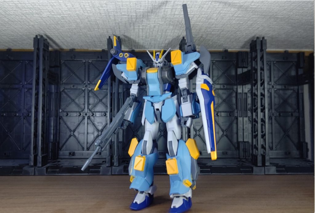 機体設定型式番号:GAT-X105Ka機体名 :カウスストライクガンダム先の大戦で鬼人のごとき活躍を見せたストライクガンダムに宇宙戦闘における戦線の面制圧、対艦および対要塞攻略を遂行できることをコンセプトにした追加武装案である。機体名のカウスは機体から発射される火器の弾道を弓から放たれた矢に見立て、いて座の1番明るい恒星のカウス・アウストラリスから。カウスの意味は弓。