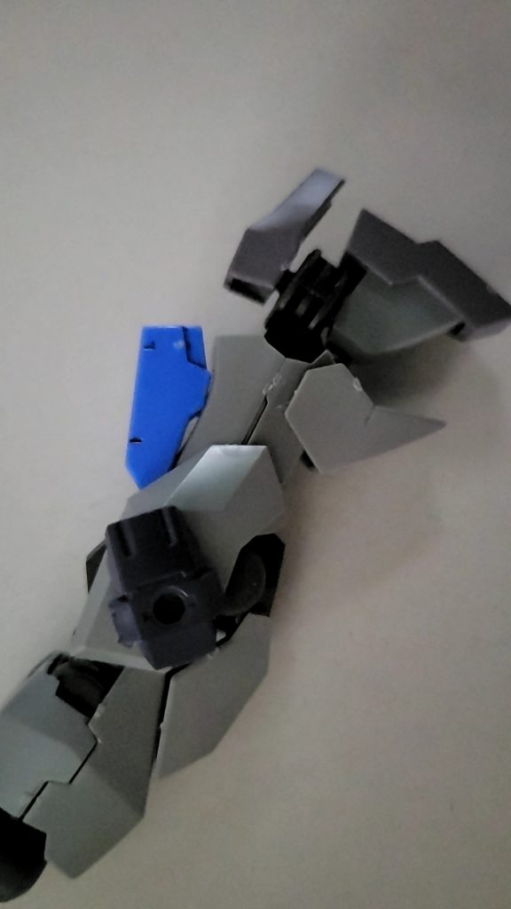 30MM のパーツなどを接着