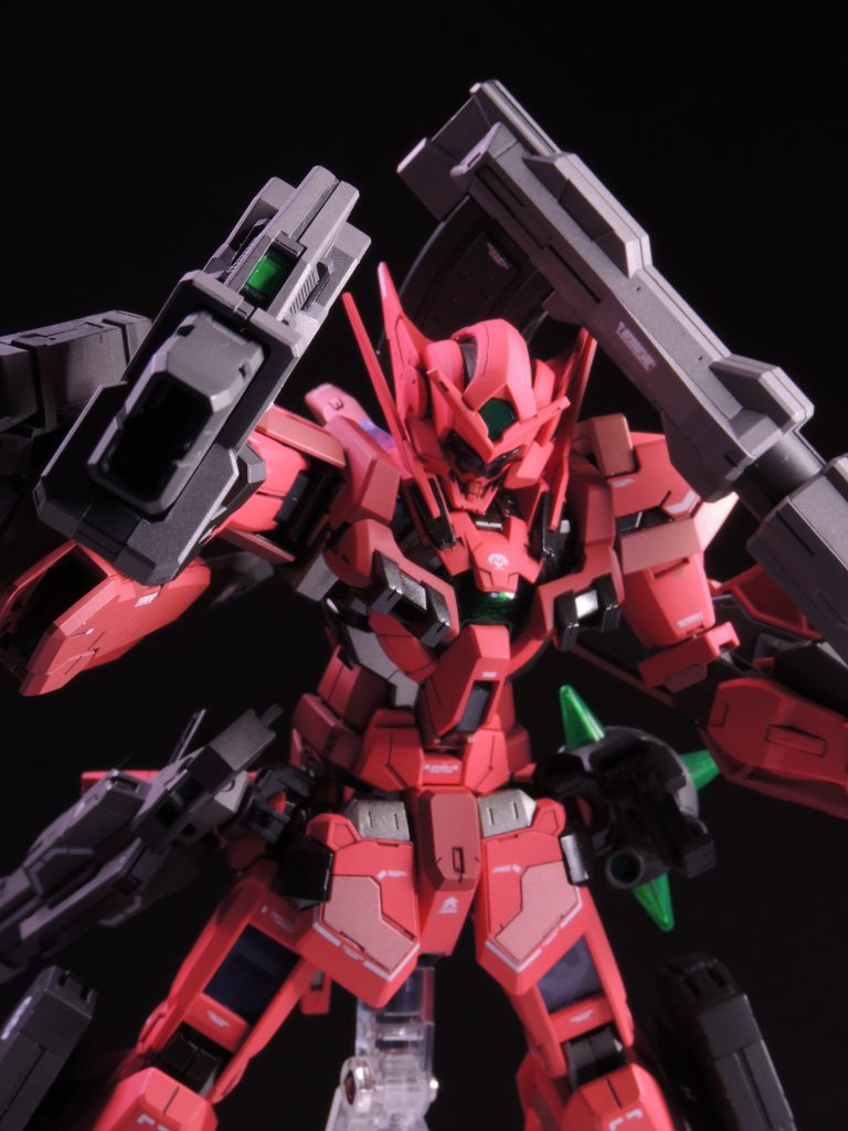 赤はMSレッドをベースに調色した色(前に作ったから何調色したか忘れた)をメインにメタルレッドで部分的に色分けメタルビルドを参考に製作しました。