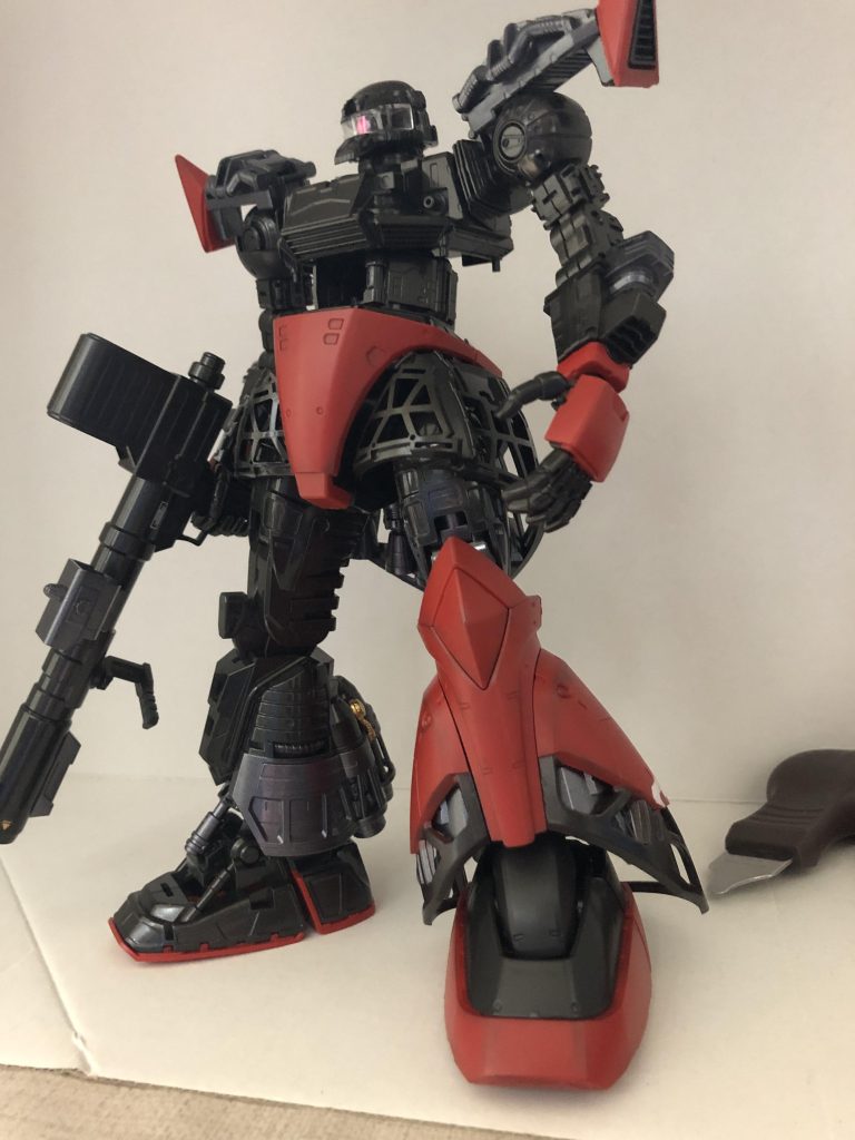 内部フレームは黒鉄色をメインに。バーニア類をガンメタで。