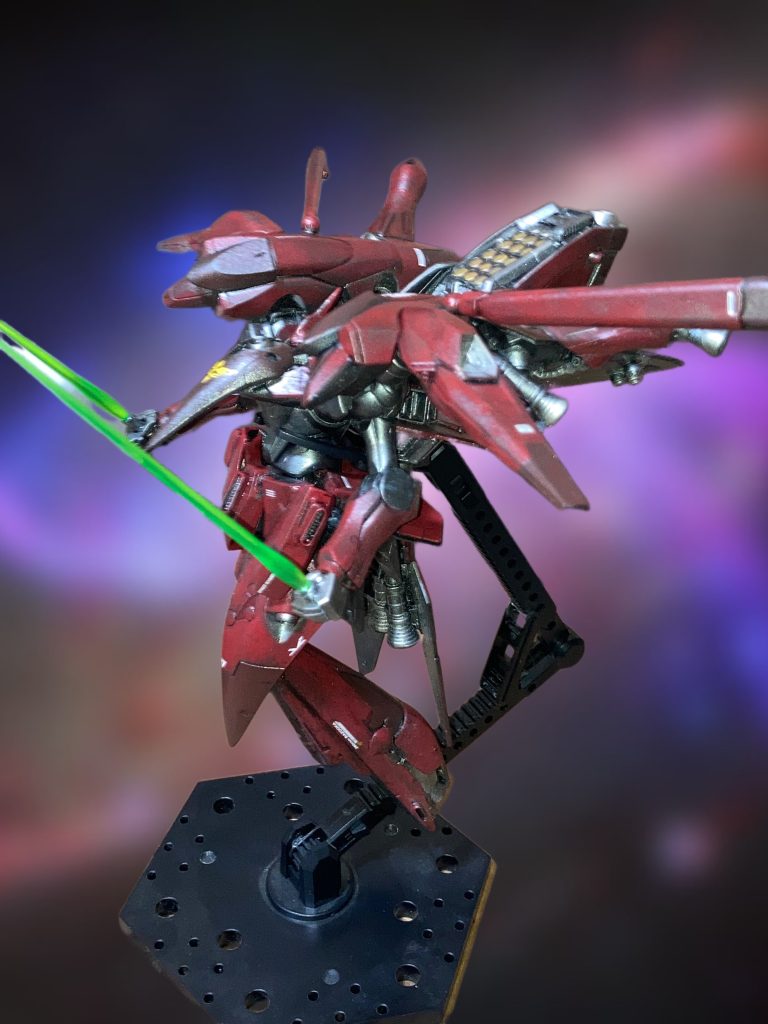 使った機体は水星のファラクトが上半身でそれにhgのノイエジールのパーツを芋付けして行ってます。細かい所は別なパーツやプラ板から作ったりしてますが、まぁほぼファラクト+ノイエジールですね。