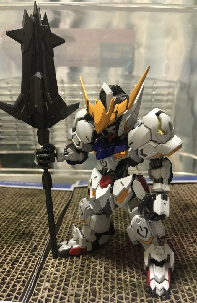 基本塗装後サフ→Gライトグレー白→Fスーパーシェルホワイト青→Fブライトブルー赤→Fブライトレッド黄→Nマンダリンイエローフレーム→Gスターブライトアイアン7:Cグラファイトブラック3くらいメイス→Cグラファイトブラック