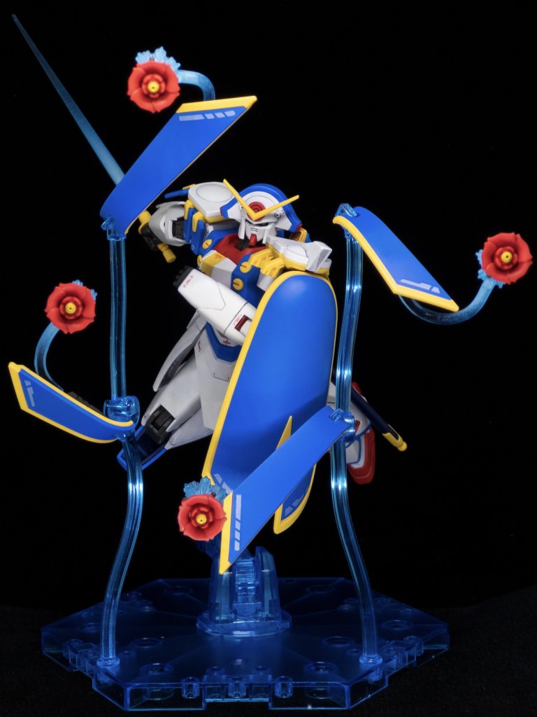 ガンプラオリジナルギミックでシールドも展開して。