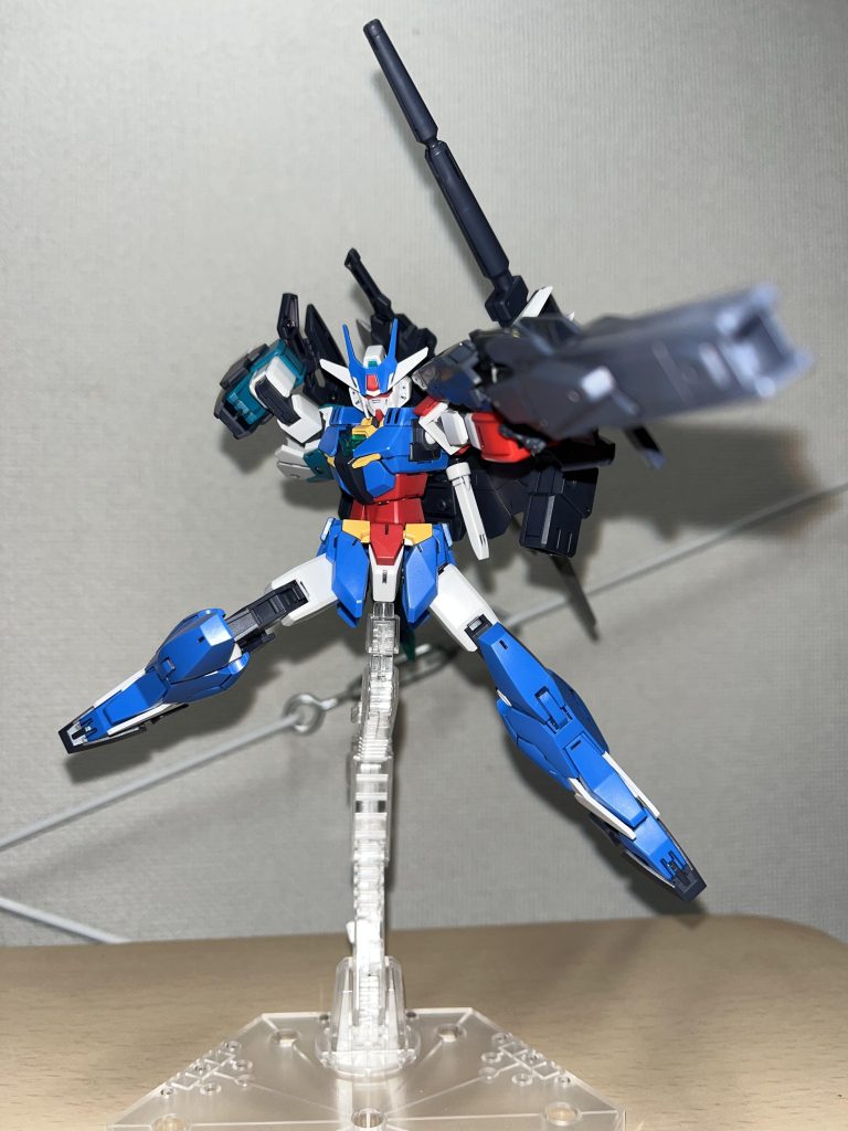 ヒートレヴソードは右手で抜刀ポーズ取れるのがコアガンダムの可動域の凄さです!