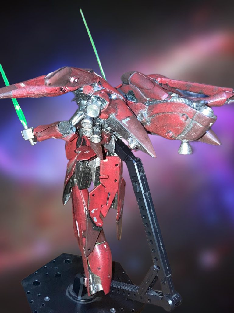 例によってウェザリング、スポンジ塗装、ウォッシングやらで筆塗り全塗装、エアブラシ無しで仕上げてますが、フラッシュ撮影だと明るくなっちゃって分からないですね。実際はかなり暗い感じの色合いでまとめてます。一枚目の写真が現物に近いかもです。