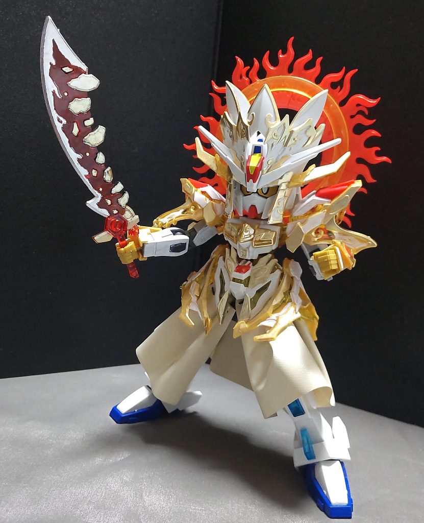 この後光が発現している際は武器も変わっています。※董卓が持っていた炎熱刀を星王の錫杖の力によって浄化させたものを使用しているという設定です。