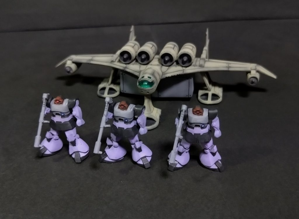 オマケのドム達も頑張って塗装しました🤣