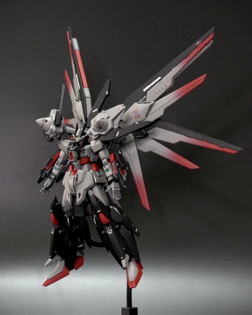 アニメはリアルタイムで見ました!ビルド系は他のアナザー作品と違う良さがあっておもしろい!キットは発売から3ヵ月ほどたちましたが、なんとか完成までこぎつけました、、 ガンスタさんでビルドシリーズコンテストやってなかったら完成してなかったと思います!素晴らしい企画をありがとうございます!