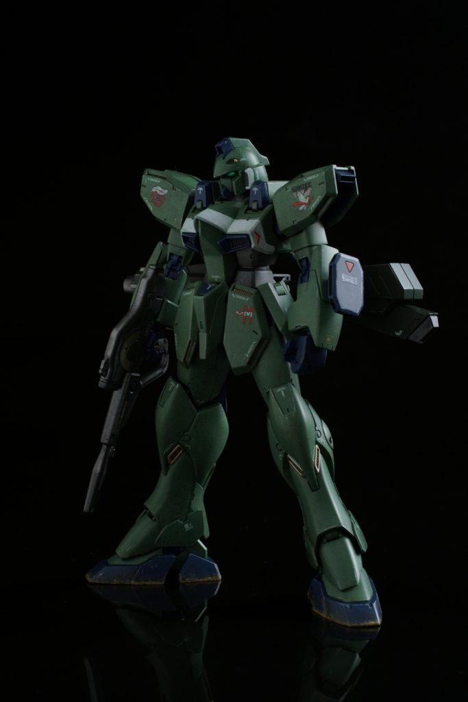 装甲の塗装は、下地はシルバーにして削り出しチッピング。基本色の上からナイフで削っています。装甲のウェザリングは、ウェザリングカラーの緑、茶色のレイヤー重ね。