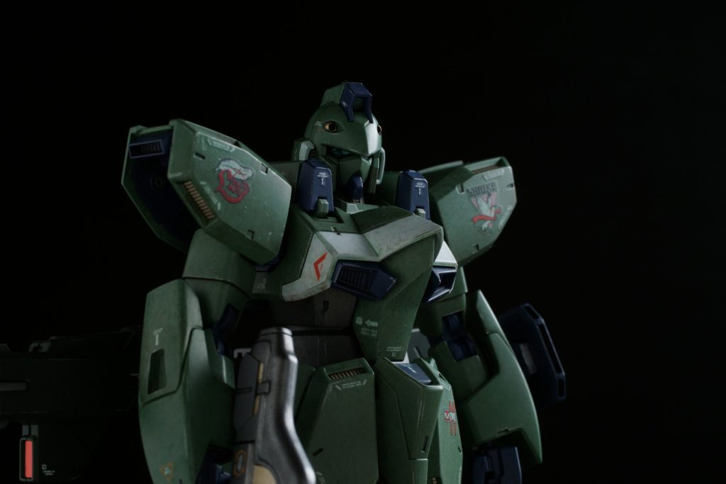 デカールは、ガンブラスター購入時のキャンペーンデカール。その他はハイキューパーツのデカール、ベルテクス等。肩真横のスラスターはコトブキヤのスラスターに変更。