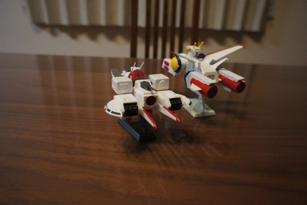 後ろから。ゴテゴテしていない無駄のないデザインが好きです。ネェル・アーガマのマッチョ感も好きですが。