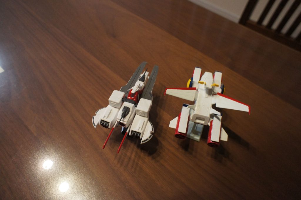 ホワイトベースは1/2400スケールなのでほぼ同じスケール感です。