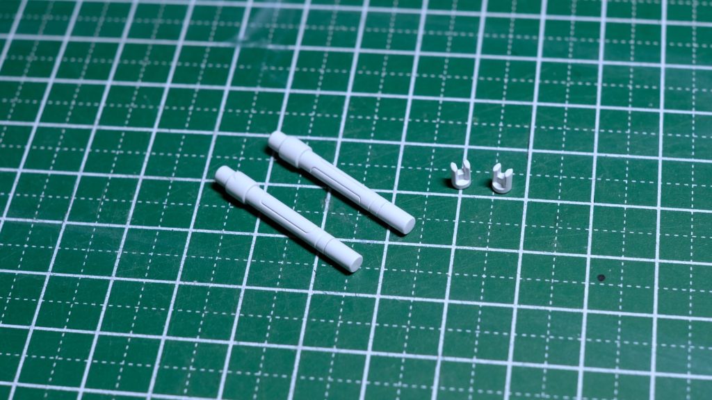 【ビームサーベル柄の連結部形状修正】連結部を切り落として、キットのランナーを短くカットして接着しただけのお手軽改造です。連結させることはできなくなりますが、見栄えは良くなったのでやって良かったです。