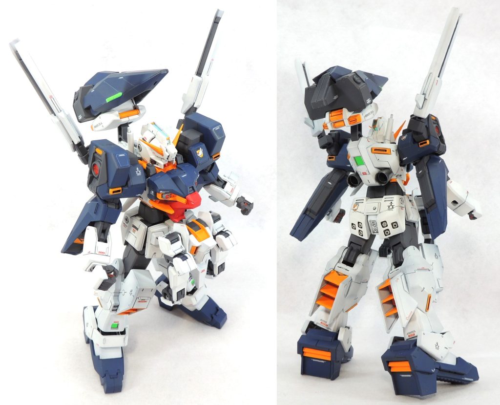 塗装は設定画を尊重して行い、紺色の部分はガンダムカラーの「ティターンズブルー2」を使用しました。基本的にラッカー塗料によるエアブラシ塗装であり、塗り分けはマスキングで対応しています。細部はエナメル塗料を用いて筆塗りをしました。