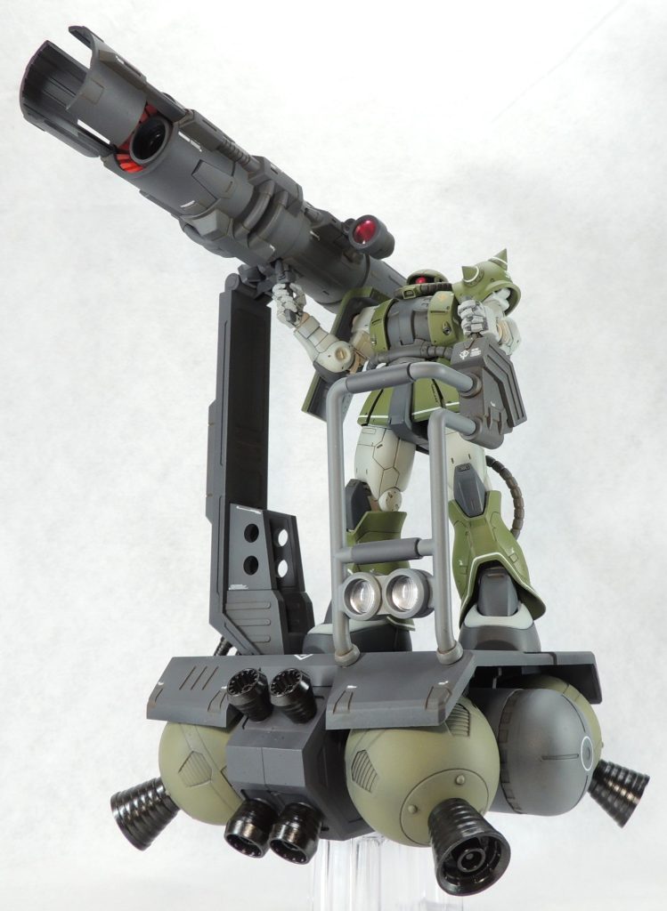 スキウレ&ザクの画稿と同じ角度から撮影。ビグロ用のビーム砲をМSで運用するための装備という設定が興味深い!