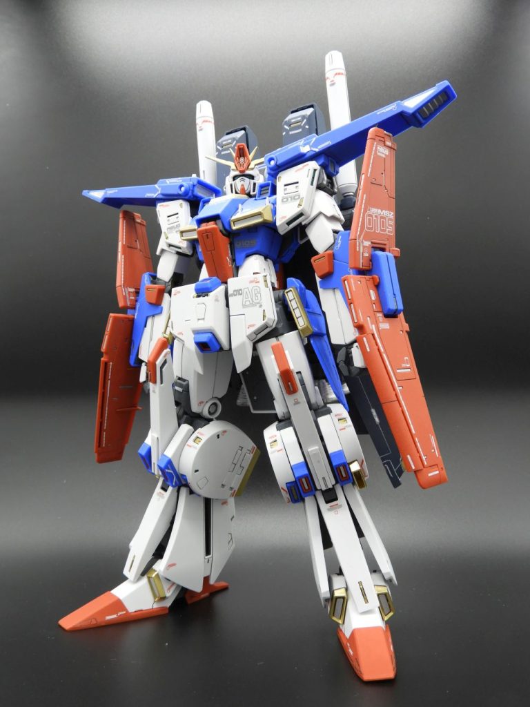 ノーマルのMG ダブルゼータガンダム Ver.Kaに、後から強化型パーツキットを付け替えました。そのためノーマル仕様のデカールのままの部分があります。