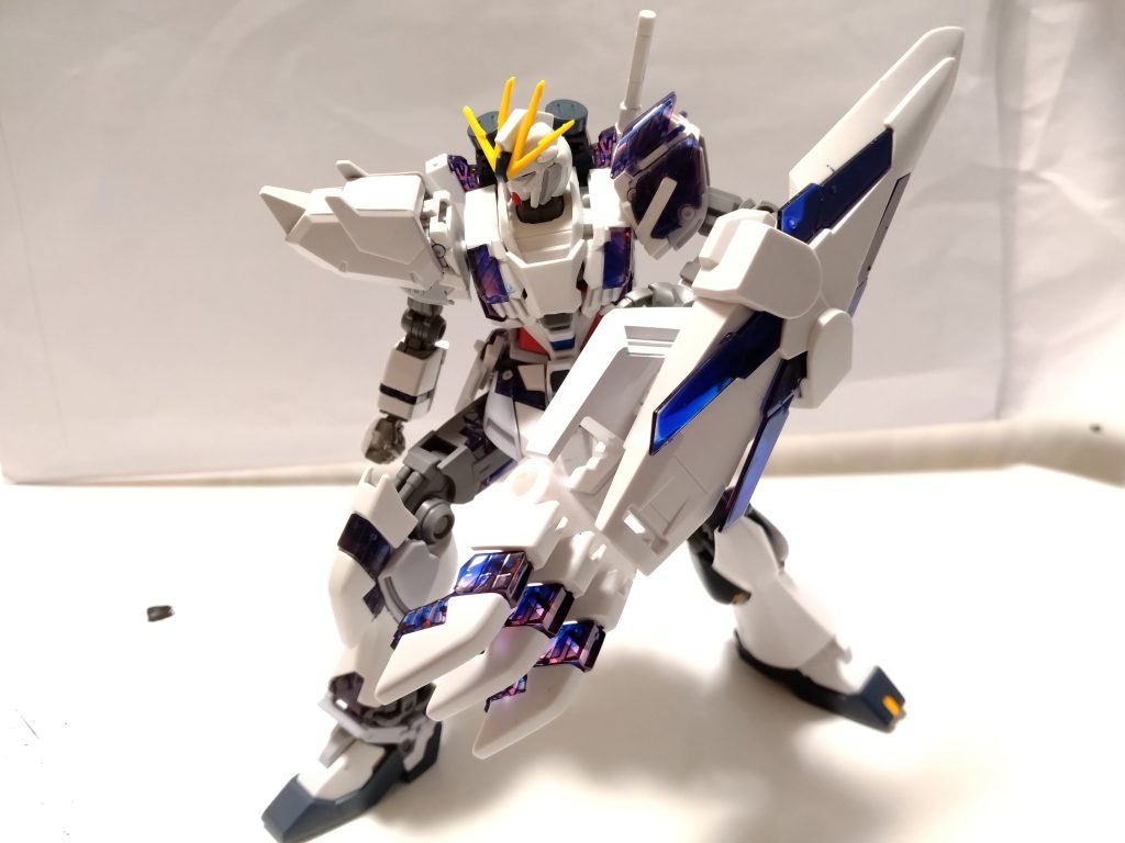 メイン武装はでっかいクロー(わあ~すっごいシンプルだあ)