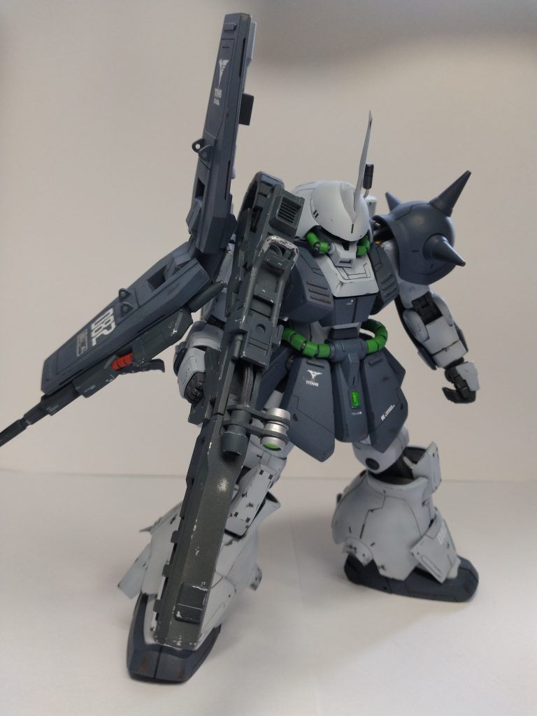 メインの武器をMSGのバズーカにしてます。ライフルはシールドに取り付けれるようにしました。