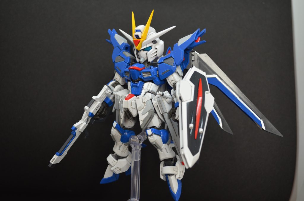 フロントショット。MGSDフリーダムにライフリのパーツをくっつけていく方向です。