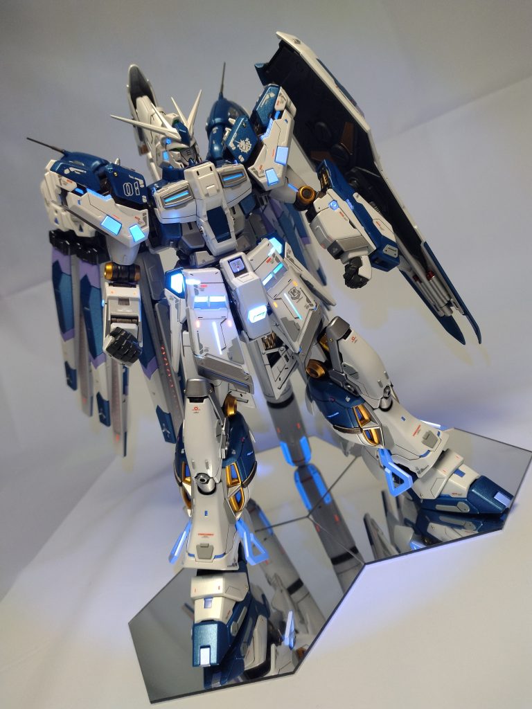 蛍光クリアーとエナメルの蛍光レッドを使用してます。