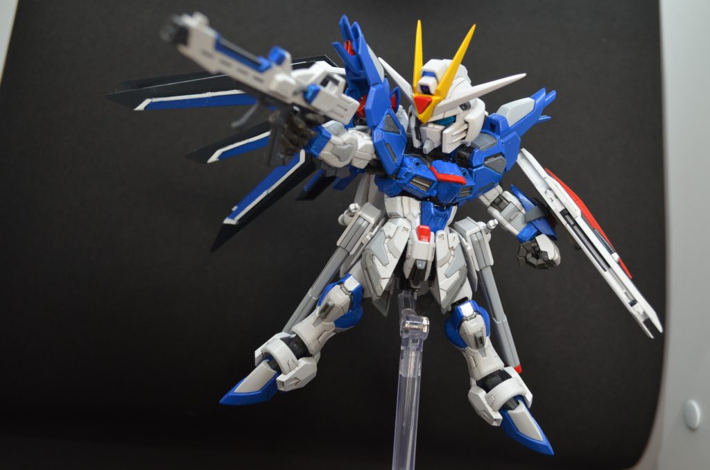 もとが優秀な可動域を誇るMGSDフレームですので、ポーズもバシッと決まります。