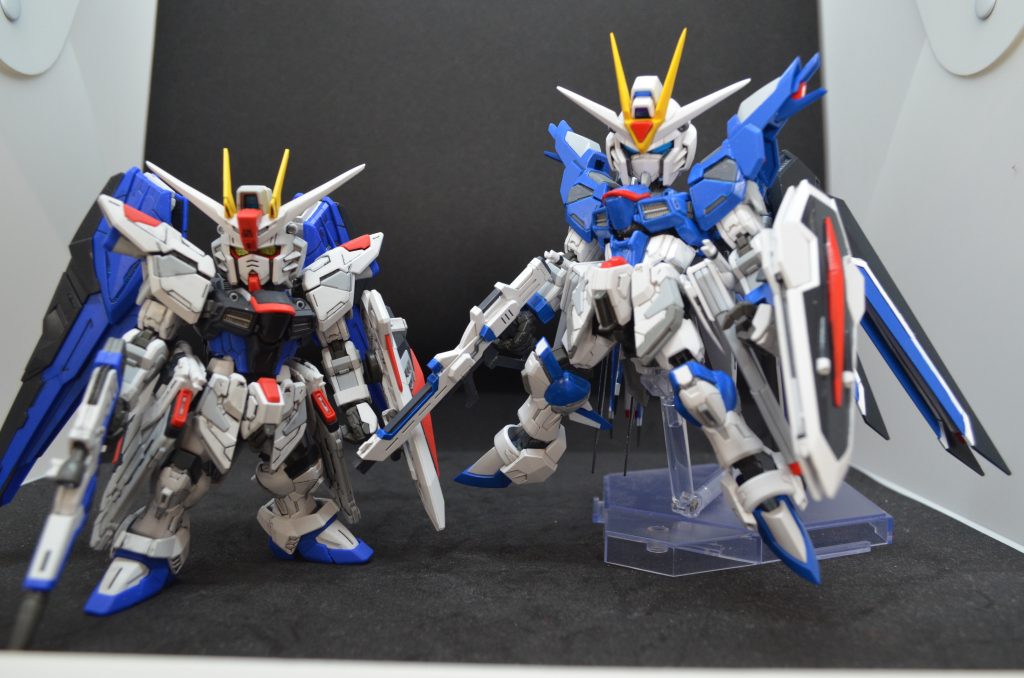 ベースとなったフリーダムとの比較。