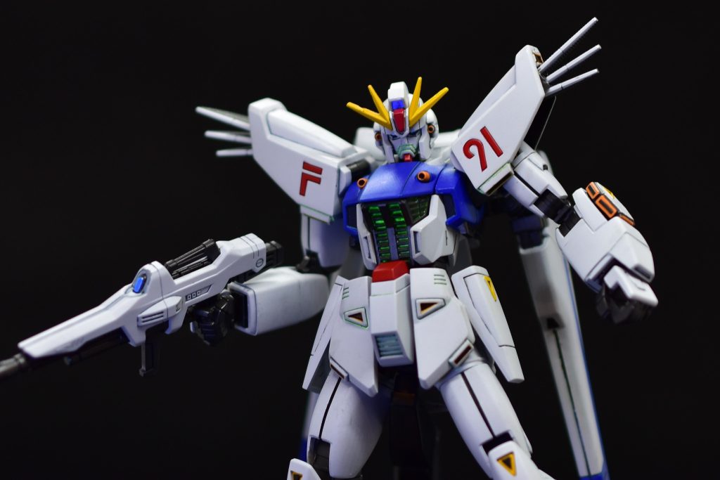 蛍光エナメルカラーを入れたので腹部等がブラックライトで光るようにしています。