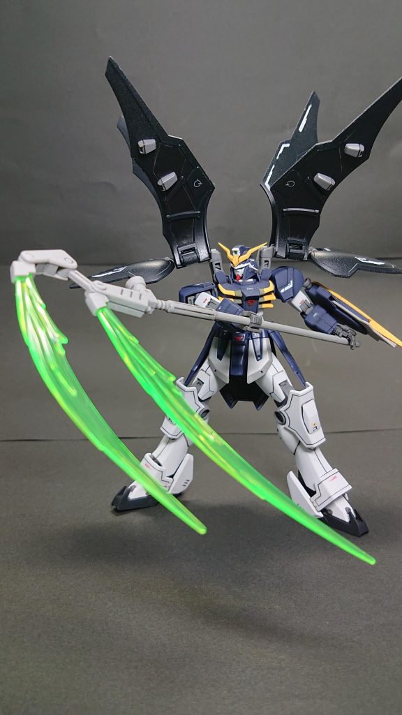 アクティブクロークにはRG デスティニーのデカールを拝借してワンポイントに使ってみました。