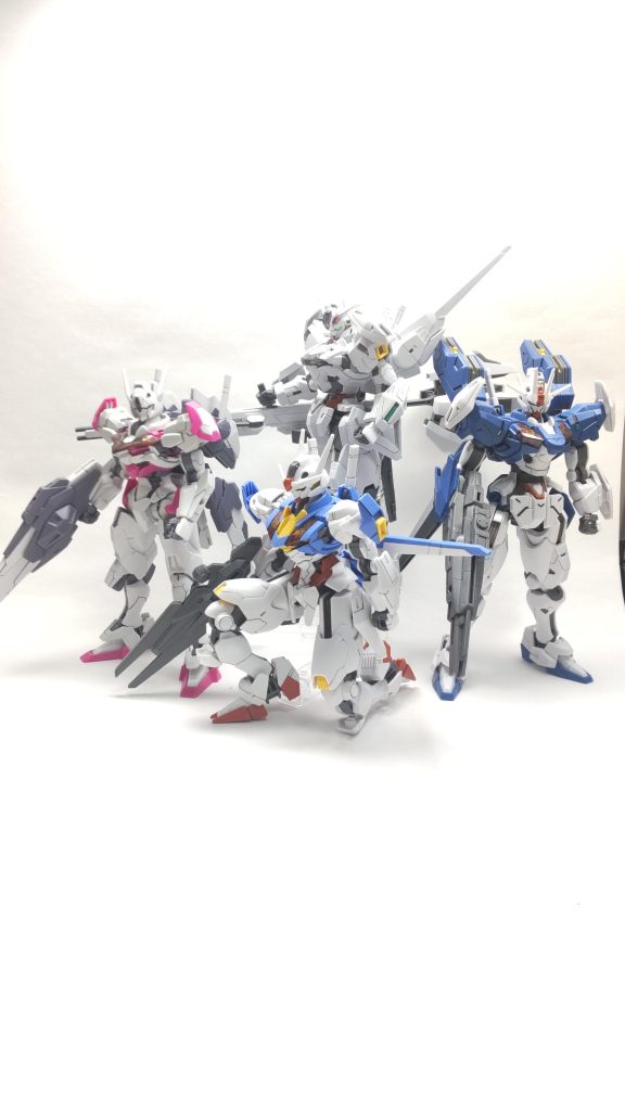 日5だよ!全員集合!こうやって見ると4機とも全然似てないんですねーしかし、写真撮るのが下手ですな