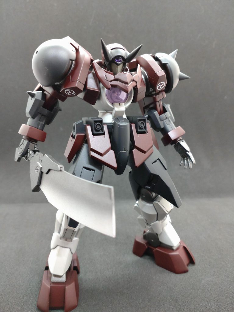 「鬼だし、ナタっぽい武器のほうが似合いそう」と思い、武器は形状を変えました。
