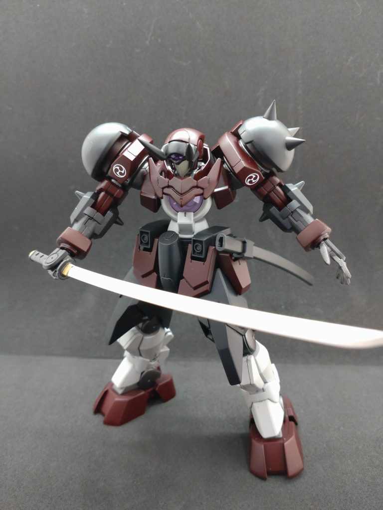 実はビルドシリーズはあまり見たことがないのですが、キットを見た瞬間に気に入ったので購入。オーガ刃-Xについていろいろ調べて自分なりの解釈を入れようと思い少し手を入れてみました。