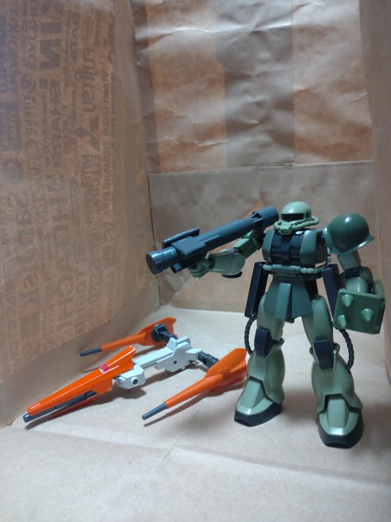 ガンダム・チームが、地球に降りた時に、ジュドーとかが勝手に現地のザクを直して乗った世界観。ジャンク屋さん達は、何でも使えるものは使ったので、こんな設定も面白いかもと思い作りました。